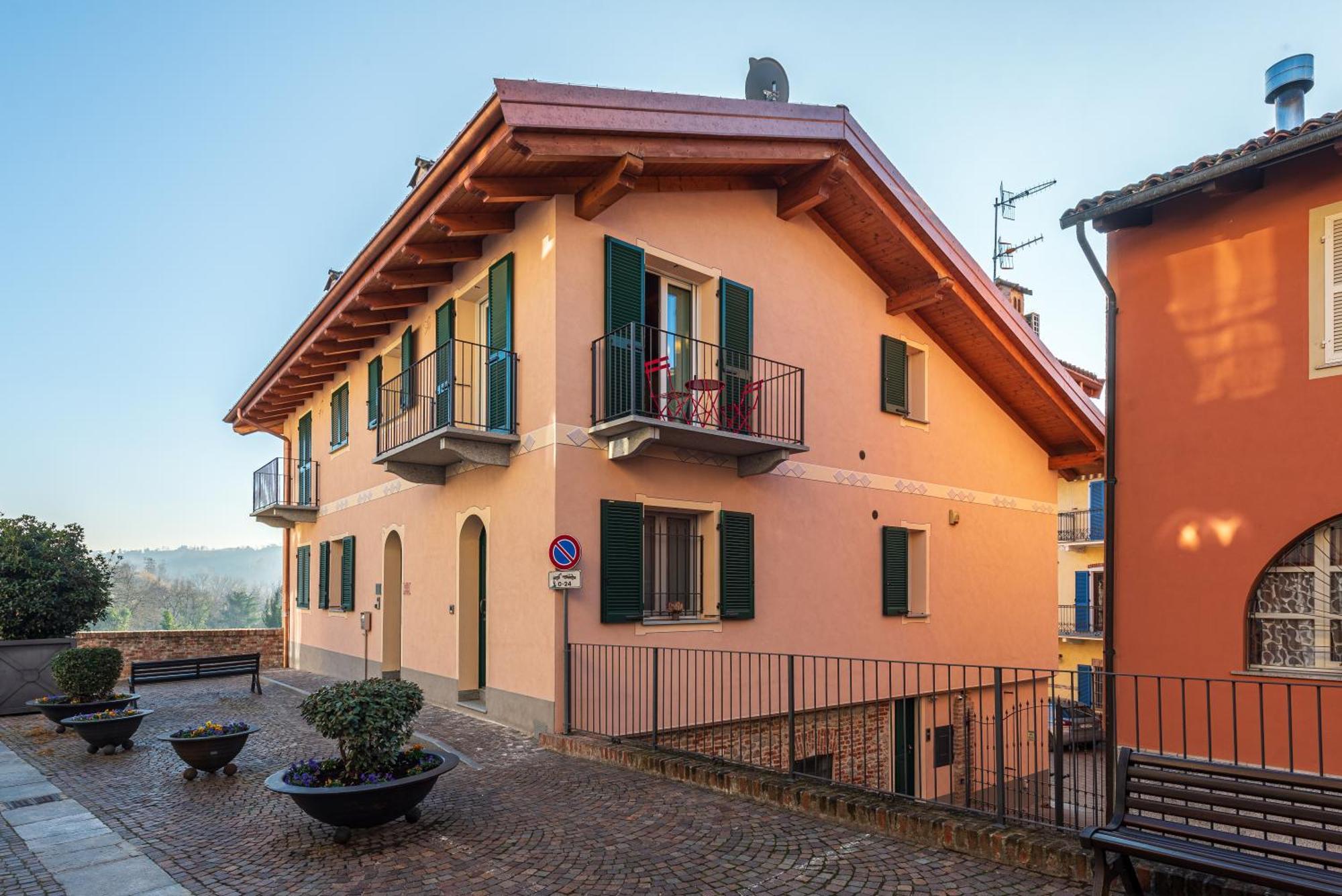 In Piazzetta Holiday Apartments, Barolo Extérieur photo